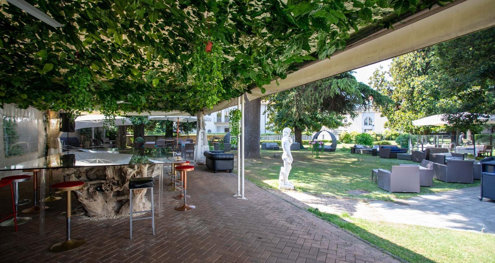 Splendida villa liberty con ampio giardino